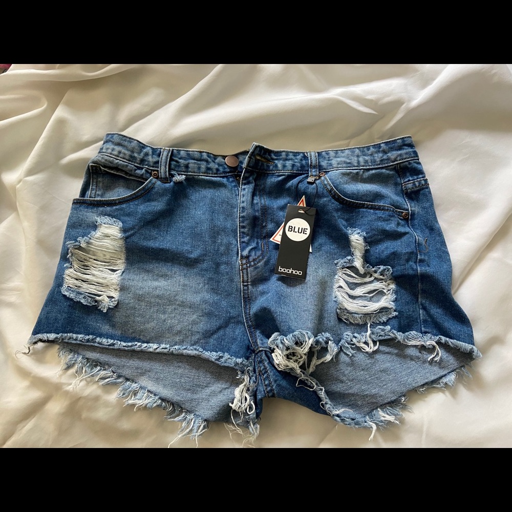 BOOHOO DENIM SHORTS